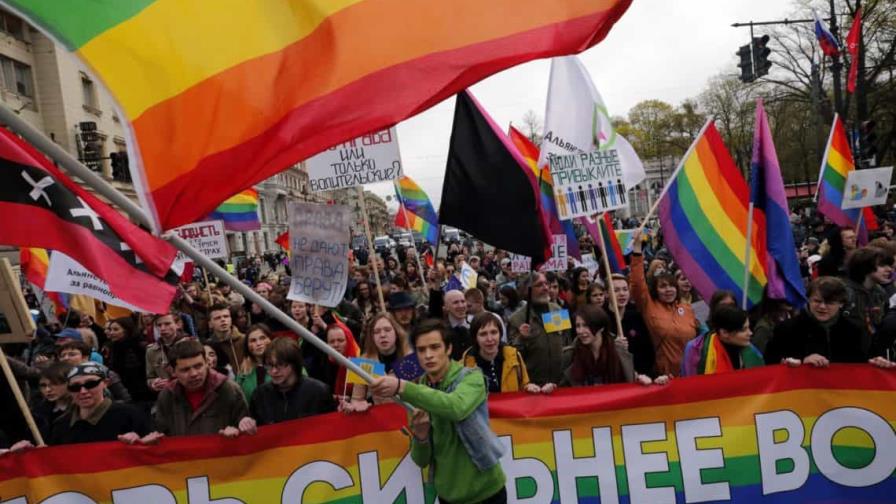 La Cámara Baja de Rusia adopta una ley que prohíbe la propaganda LGBTQ+ La Cámara Baja de Rusia adopta una ley que prohíbe la propaganda LGBTQ+