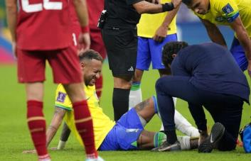 Neymar se lesiona tobillo en victoria de Brasil