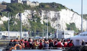 Reino Unido registra una inmigración récord de 504,000 personas en un año