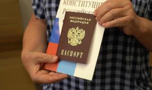 Moscú distribuyó 80,000 pasaportes rusos desde anexiones de regiones de Ucrania