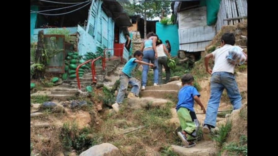 La pobreza en Latinoamérica cerrará 2022 en el 32.1 %, dice Cepal