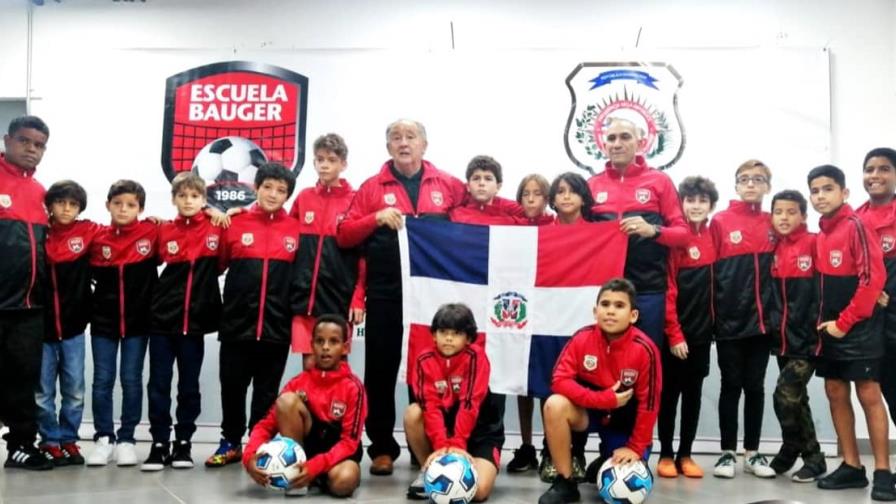 Dos equipos de la Escuela Bauger de fútbol jugarán en Guatemala