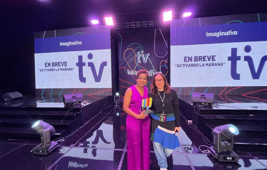 Periodista Odalis Castillo es reconocida durante Imaginativa, la semana de la televisión dominicana