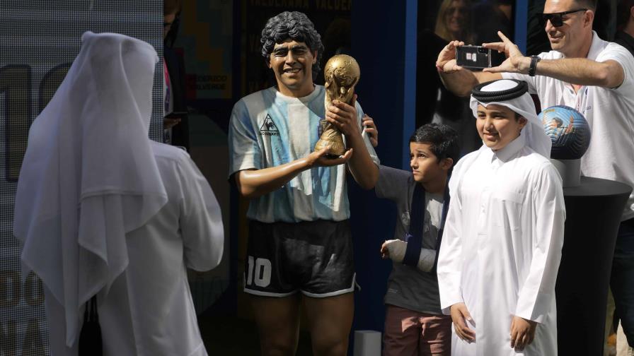 Nostalgia por Maradona invade primer Mundial tras su muerte