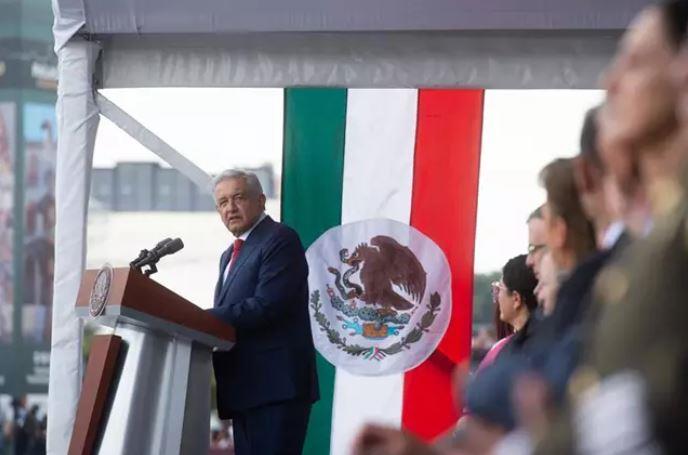 López Obrador da marcha atrás a la reforma electoral y propone una reforma de tipo legal