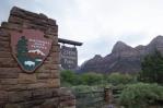 Mujer muere durante caminata en Zion Park de Utah, el esposo está hospitalizado Mujer muere durante caminata en Zion Park de Utah, el esposo está hospitalizado