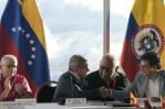 Colombia y guerrilla acuerdan invitar más países a diálogo de paz