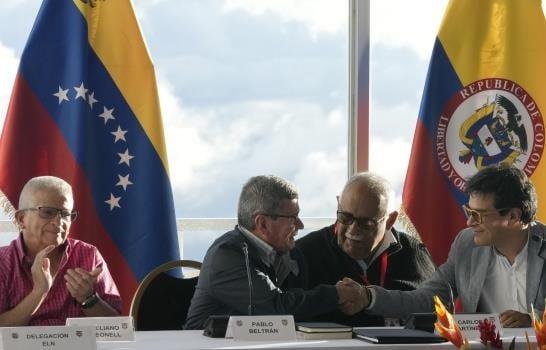 Colombia y guerrilla acuerdan invitar más países a diálogo de paz