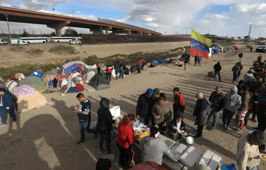 Migrantes se apoyan en el norte de México por el Día de Acción de Gracias