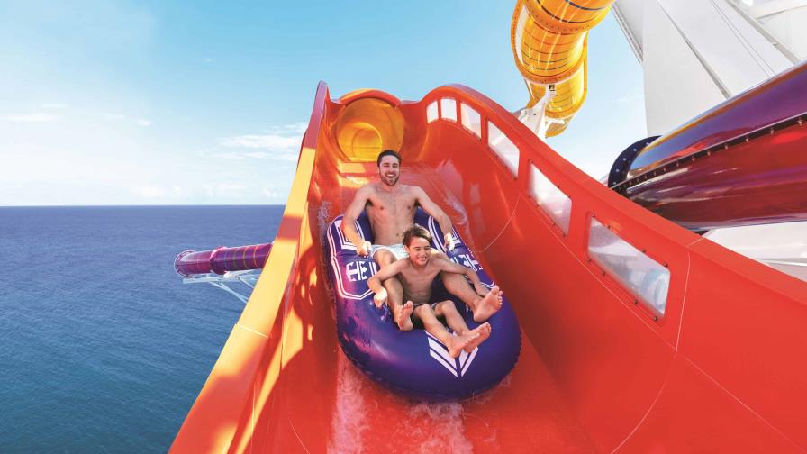 ¿Lo conoces? El tobogán más largo del mundo está en altamar