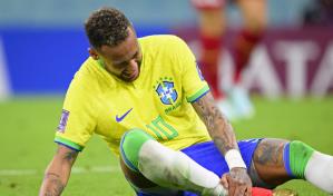 Neymar estará bajo observación por esguince en el tobillo derecho