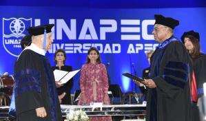Universidad APEC entrega título Doctor Honoris Causa a Milton Ray Guevara