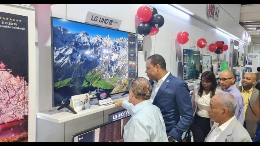 Pro Consumidor realiza recorrido por tiendas para evitar publicidad engañosa Pro Consumidor realiza recorrido por tiendas para evitar publicidad engañosa