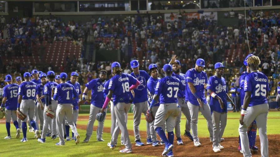 Tres partidos en el reinicio de la pelota invernal dominicana Tres partidos en el reinicio de la pelota invernal dominicana
