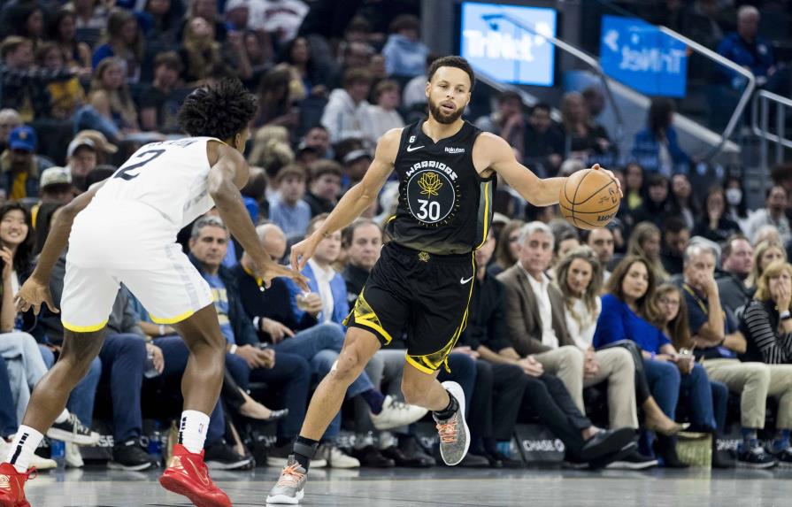 VIDEOS | Stephen Curry anota 33 y Warriors vencen a los Jazz