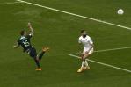 Australia doblega a Túnez y sueña con los octavos en Mundial de Fútbol Australia doblega a Túnez y sueña con los octavos en Mundial de Fútbol