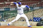César Valdez lanza una joya y los Tigres del Licey vencen a los Toros César Valdez lanza una joya y los Tigres del Licey vencen a los Toros