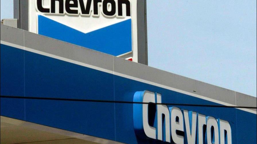 EEUU autoriza a Chevron a reanudar operaciones de extracción en Venezuela