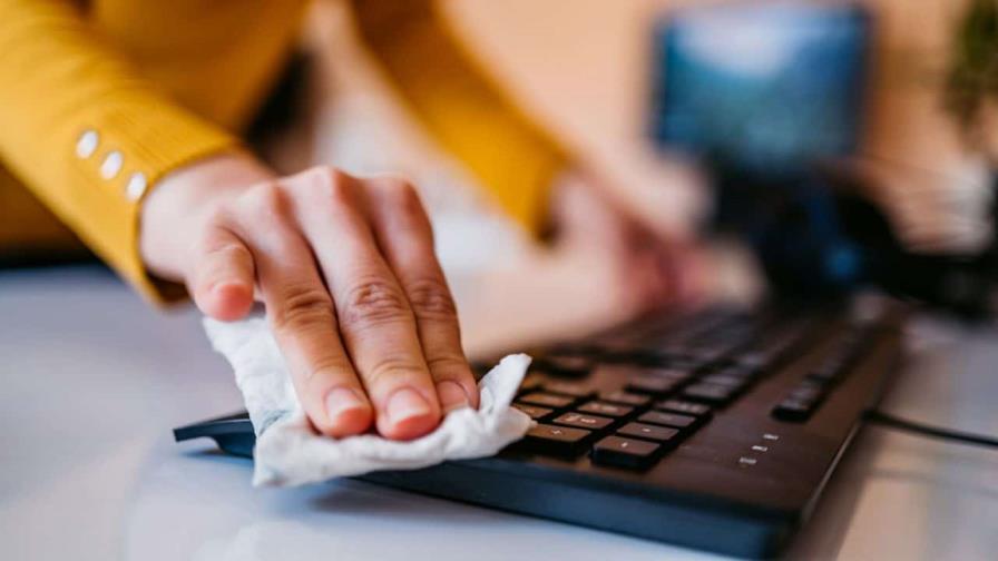 Así debes limpiar el teclado de tu computadora Así debes limpiar el teclado de tu computadora
