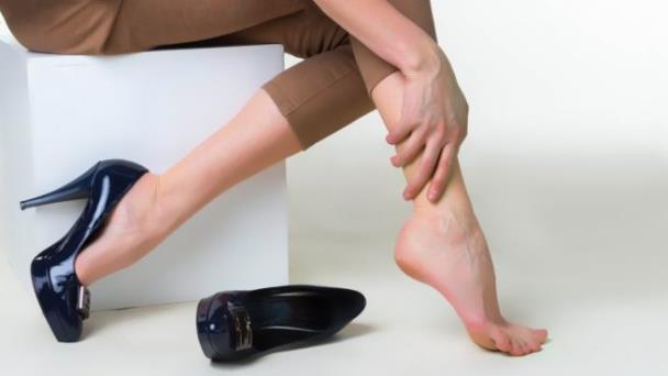 Señales y síntomas que pueden indicar mala circulación sanguínea en piernas  y pies