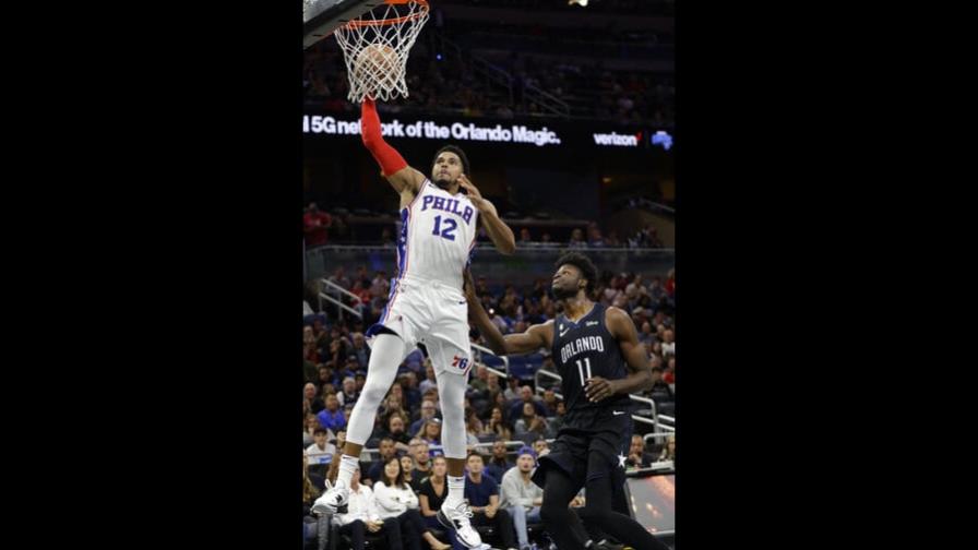 Diezmados 76ers se imponen 107-99 al Magic