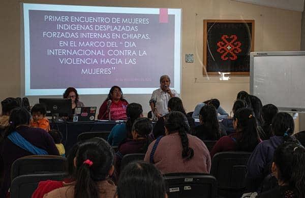 Celebran en sur de México primer encuentro de mujeres indígenas desplazadas