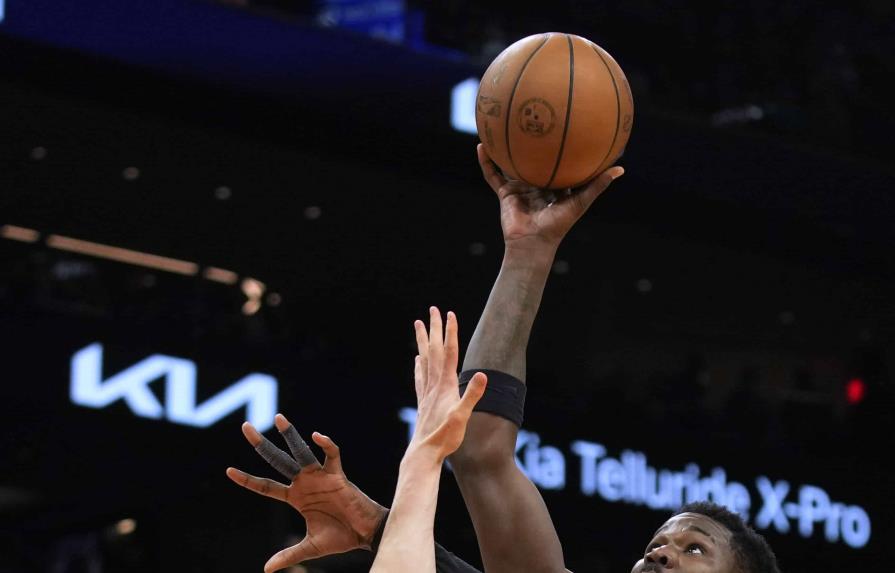 VIDEO | Con 29 puntos y 21 rebotes de Ayton, Suns superan al Jazz