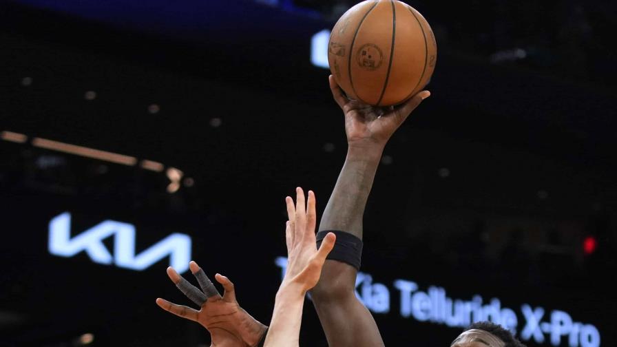 VIDEO | Con 29 puntos y 21 rebotes de Ayton, Suns superan al Jazz