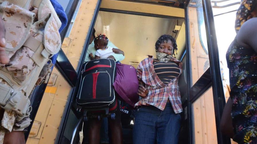 Migración continúa deportaciones de haitianos en la frontera con Dajabón