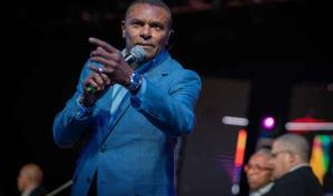 José Alberto El canario da los últimos toques al disco en el que participó Milanés