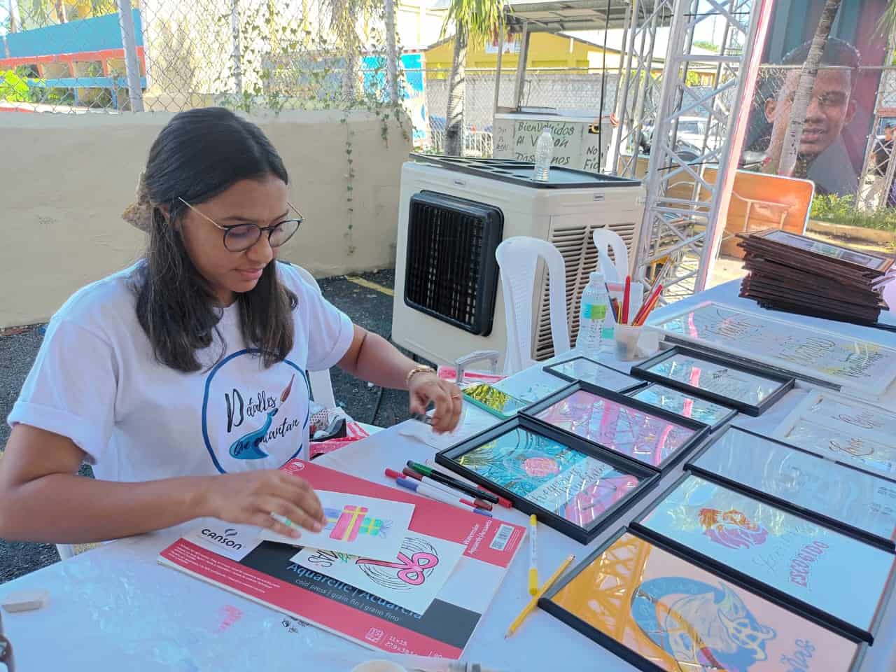 Jóvenes emprendedores de diferentes sectores del municipio Santo Domingo Este presentaron sus proyectos creativos de negocios 