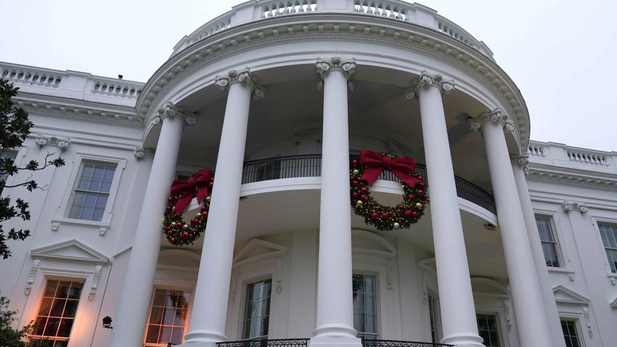 La Casa Blanca alerta de posible ola de COVID-19 por Navidad y llama a vacunarse