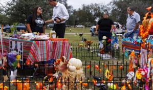 Madre de víctima de masacre de Uvalde entabla demanda