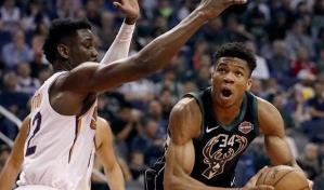 Antetokounmpo y Ayton, jugadores de la semana en la NBA