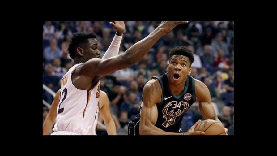 Antetokounmpo y Ayton, jugadores de la semana en la NBA Antetokounmpo y Ayton, jugadores de la semana en la NBA