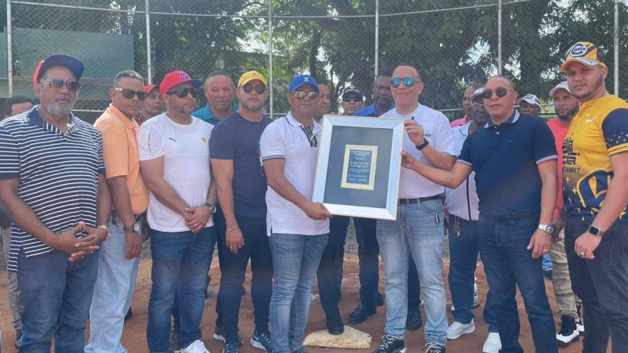 Arrancó el torneo provincial de softbol “Copa Navideña Asoprosara 2022” Arrancó el torneo provincial de softbol “Copa Navideña Asoprosara 2022”