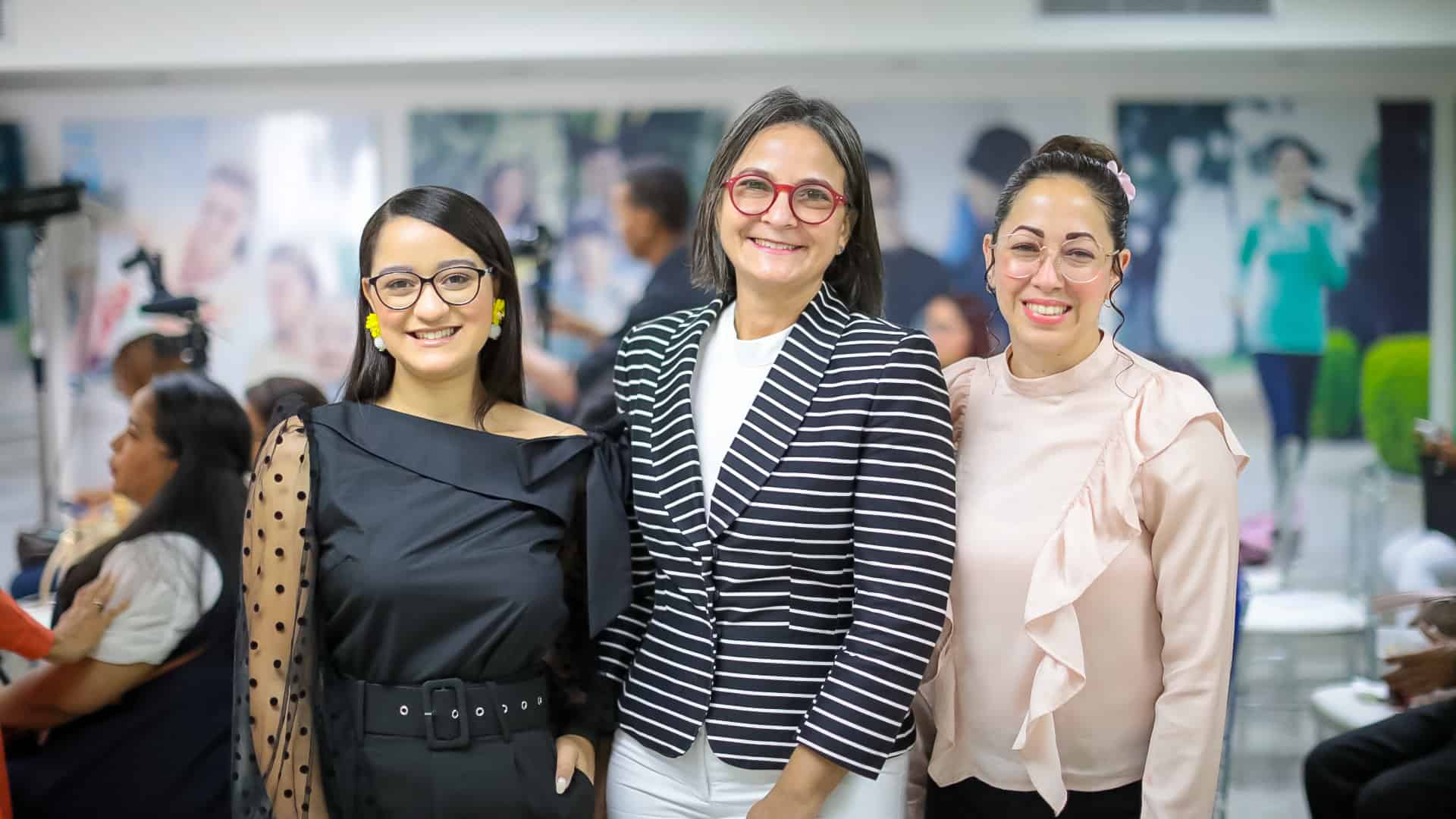  Sugeidy Reyna, Katiusca Oller y Paola Tactuk.