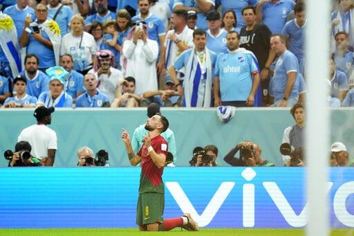 Portugal somete a Uruguay y se mete a octavos de final