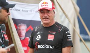 El espa&ntilde;ol Carlos Sainz cuenta por qu&eacute; sigue corriendo a sus 60 a&ntilde;os