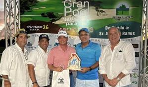 Enrique Rodríguez gana torneo de golf benéfico Hogar de Ancianos Padre Abreu