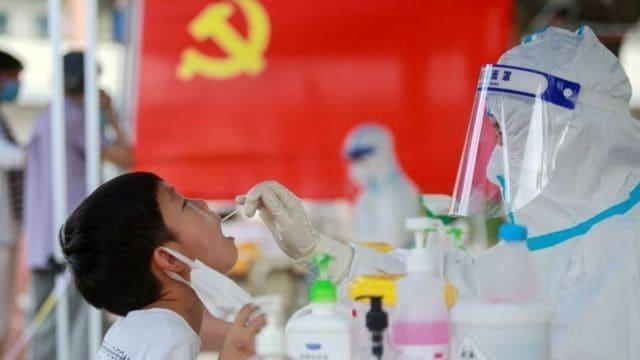China reduce los 40,000 contagios diarios de covid, el 90 % asintomáticos