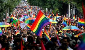 Putin firma una ley contra la "propaganda" LGBT