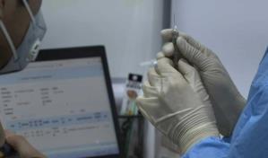 China acelerará vacunación de mayores tras las protestas contra confinamientos