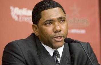 El expelotero Miguel Tejada logra su libertad