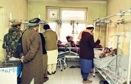 Afganistán: al menos 16 muertos al explotar una bomba en una escuela religiosa