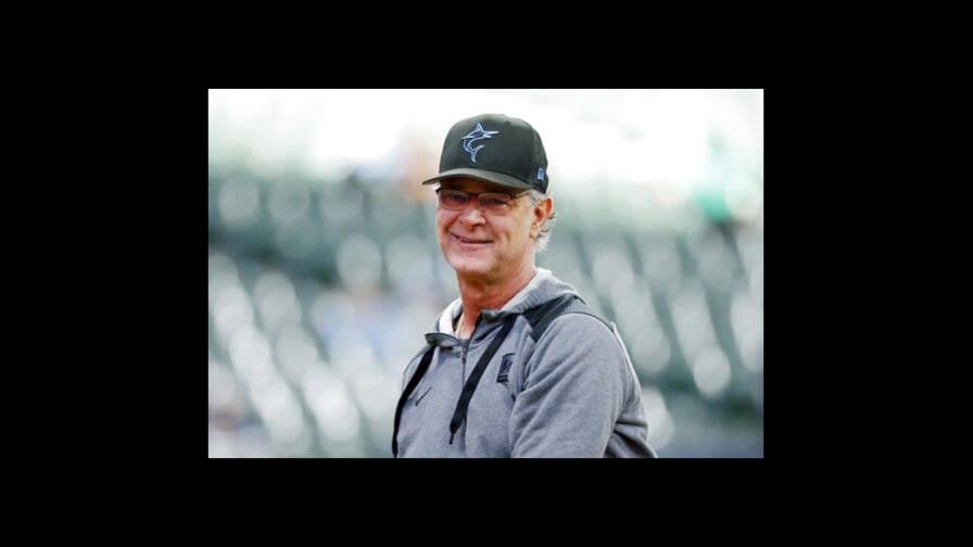 Azulejos contratan a Mattingly como coach de banca