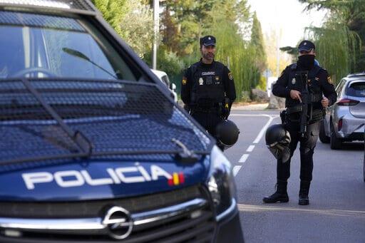 Reportan pequeña explosión en embajada ucraniana en Madrid; hay un herido