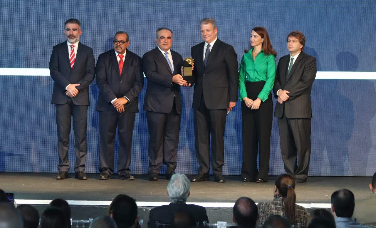 El Galardón Nacional a la Industria Dominicana fue entregado a la Mueblería y Colchonería La Nacional.