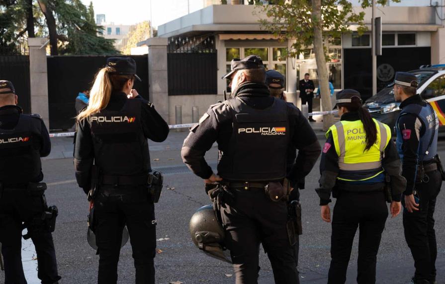La policía detona un sobre sospechoso dirigido para la embajadora de EEUU en Madrid