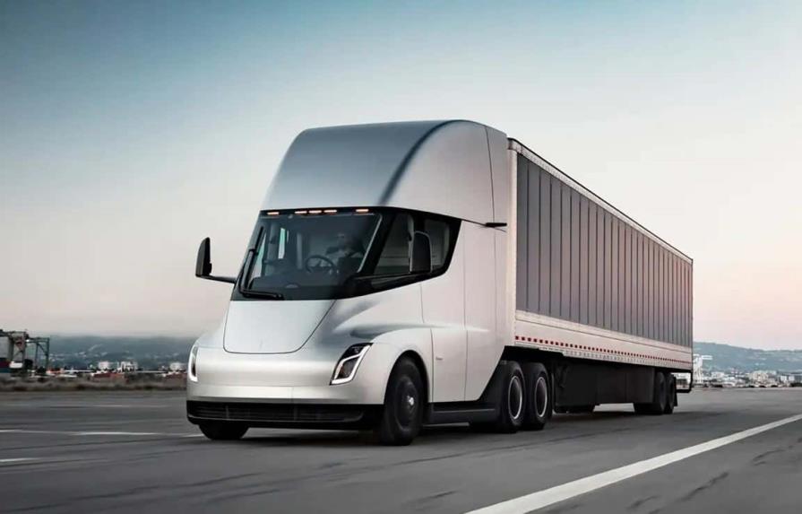 Tesla entra con Semi en el emergente mercado de los camiones eléctricos